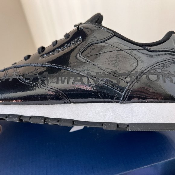 Nearly New (Only Worn Twice) Reebok It's A Man's World Women's Running Sneakers - Picture 5 of 16